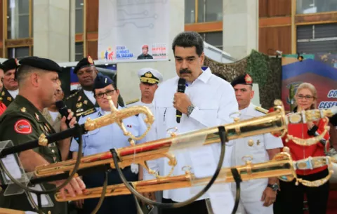 Maduro anuncia inversión inmediata en Huawei, señalada por EEUU de espionaje