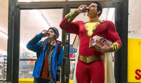 Magia y superpoderes  en la vida de  Shazam