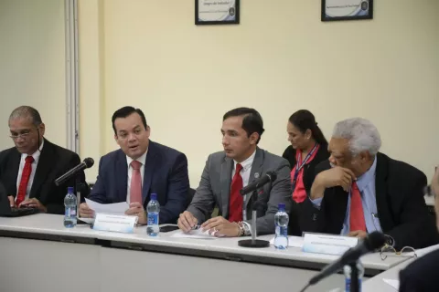 Comisión evaluadora define a puerta cerrada hoja de ruta para escogencia de magistrados