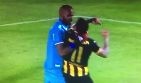 'Manotas' Mejía pide perdón a hinchas de Nacional tras darse de trompadas con jugador de Peñarol