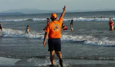 Alerta verde en el Pacífico, por mar de fondo
