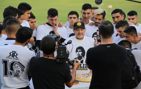 El efecto Maradona revoluciona a los Dorados, que avanzan a la liguilla de ascenso
