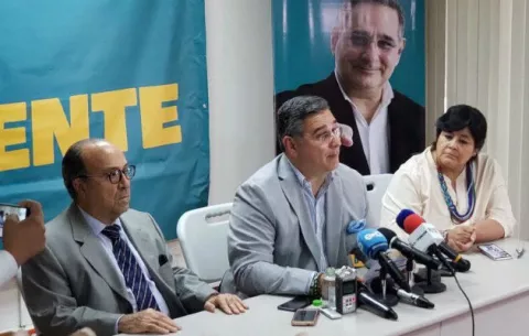 Marco Ameglio cuestiona a Ricardo Lombana por no querer unificar propuestas de los "independientes"