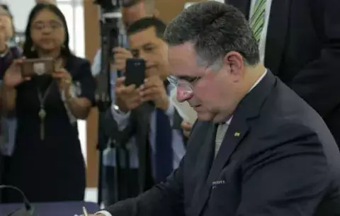 Marco Ameglio acusa al Tribunal Electoral de responder a partidos y de manipular firmas