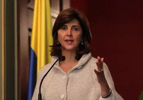 Canciller colombia se queja de trato de Venezuela a Uribe