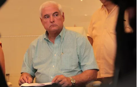 Prohíben visitas, salidas al patio y llamadas telefónicas a Ricardo Martinelli en El Renacer
