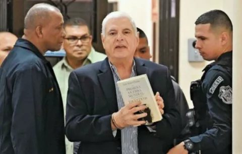 Confirman audiencia para resolver solicitud de fianza del expresidente Ricardo Martinelli