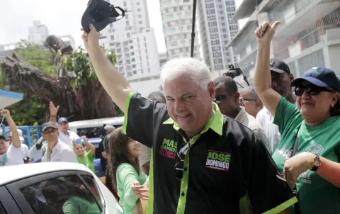 “Mil gracias a los medios de la opo que ahora ya no hay más problemas de nada”