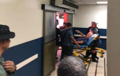 Ricardo Martinelli en cuidados intensivos en el Santo Tomás; sus abogados reclaman evaluación médica
