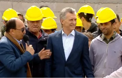 Mauricio Macri se describe como "parte de la solución, en medio de la crisis"