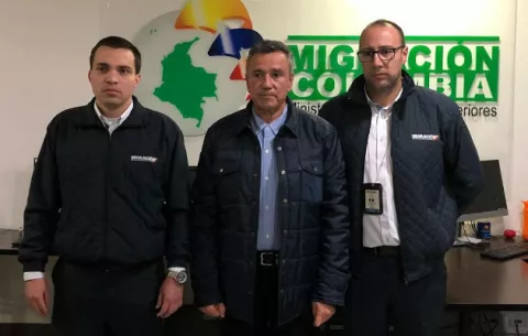 EE.UU. deporta a Colombia al exjefe de seguridad del expresidente Uribe