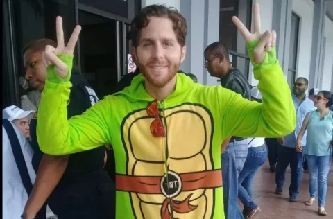  Mayer Mizrachi realiza notificación para la "Tortugone Party"