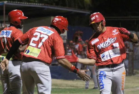 Veraguas quitó el invicto a Chiriquí y Bocas del Toro le pega a Los Santos en el béisbol mayor