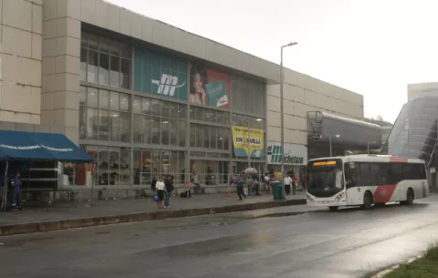 May's Zona Libre S.A. negocia compra de El Machetazo   