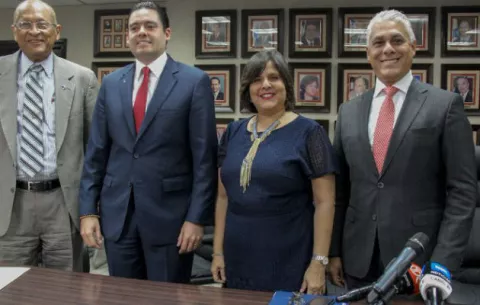 Ministerio de Economía y Finanzas califica su gestión con un cinco