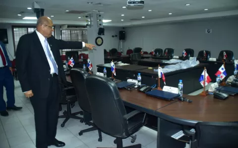 Ministro Héctor Alexander sustenta Presupuesto General del Estado para el 2020