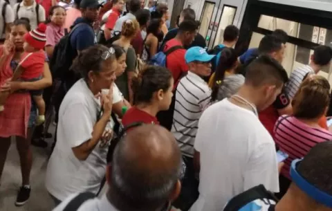 Línea 1 del Metro funciona parcialmente debido a afectación por un rayo