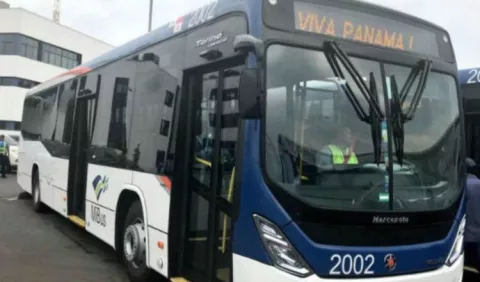 Desvíos de metrobuses por desfiles para mañana