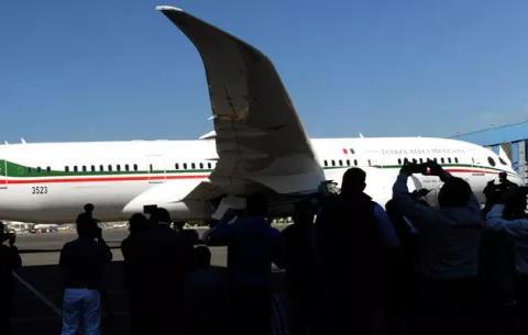 El avión presidencial de México será puesto a la venta en California