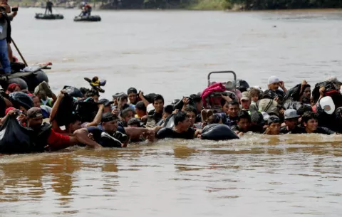 Migrante muere al cruzar el río fronterizo entre México y Guatemala