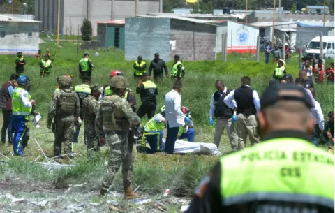 Veinte muertos y más de cincuenta heridos  al explotar oleoducto en centro de México 