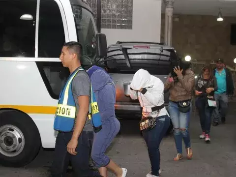 Migración expulsa y deporta a 721 extranjeros por incurrir en odio racial y por no tener documentos