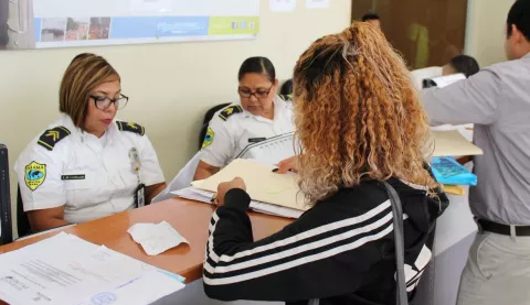 Extranjeros que deseen mantenerse en Panamá deben aplicar a alguna categoría del Decreto Ley 3