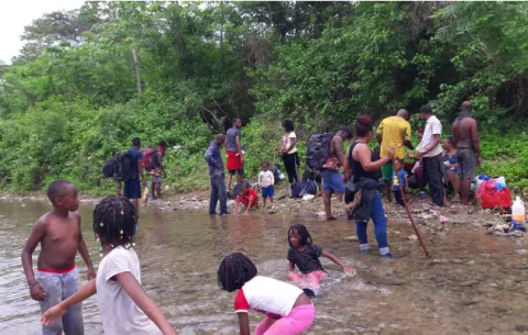  Inseguridad para migrantes en Darién  aumenta ante el rearme de guerrilla colombiana 
