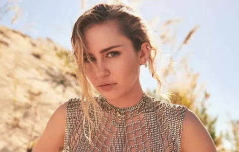 Miley Cyrus inaugura un bar de marihuana
