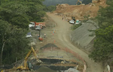 Gran mina de cobre de Panamá pide operar "sin incertidumbres legales"