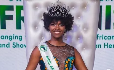 Cabello de Miss África se incendia durante el evento de coronación
