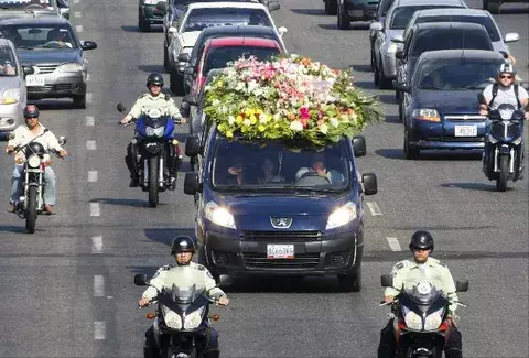 Duelo en Venezuela por reina de belleza muerta 