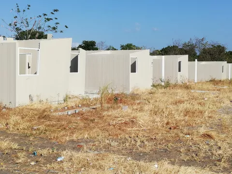 Las 'casas de papel' que nunca entregó el programa Techos de Esperanza