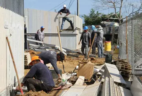 Miviot y empresas beneficiadas estafan a subcontratistas de Techos de Esperanza