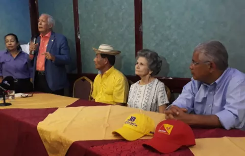 Grupo de molirenas anuncian apoyo a José  Blandón