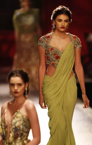 La reina de fusión de moda hindú-occidental