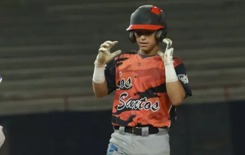 Adrián Montero rompe el récord histórico de más imparables en el torneo juvenil