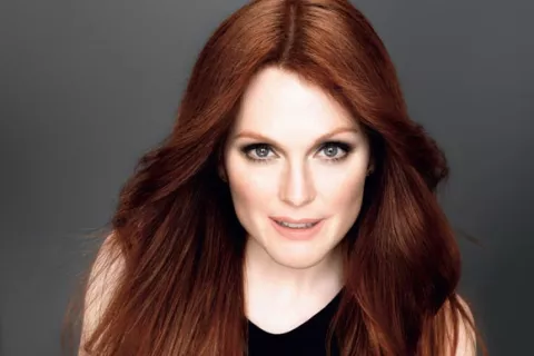 Moore triunfa en Cannes como actriz superficial