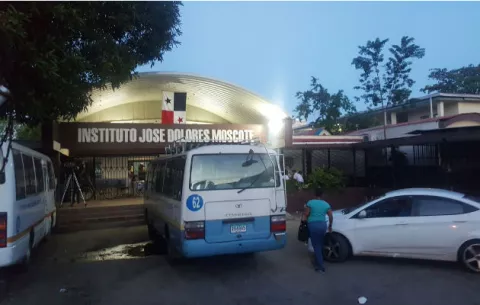 Ministerio de Educación entrega varias mejoras al colegio José Dolores Moscote