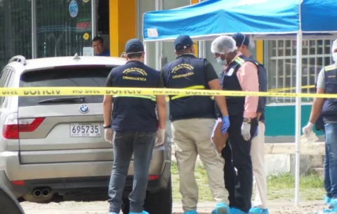 No aparecen los familiares de los tres muertos hallados en camioneta BMW en Pacora