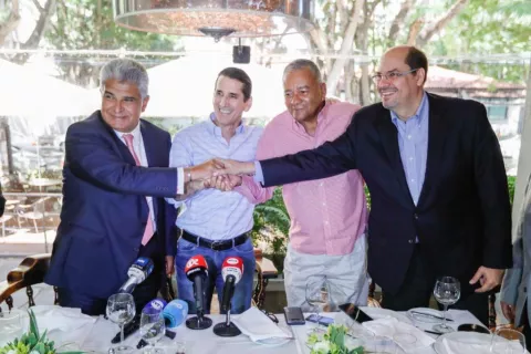 José Raúl Mulino y Rómulo Roux dejan sus diferencias a un lado y se unen por Cambio Democrático