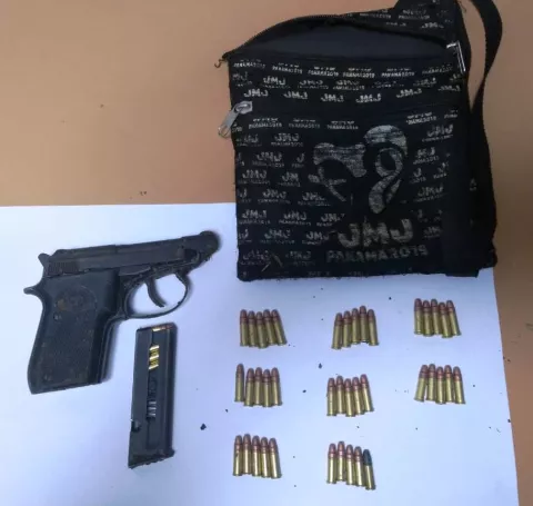 Escondida llevaba el arma en la maleta con logo de la JMJ Panamá