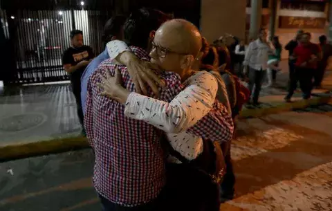 Periodista venezolano-español aún no ha sido liberado, corrige radio donde trabaja