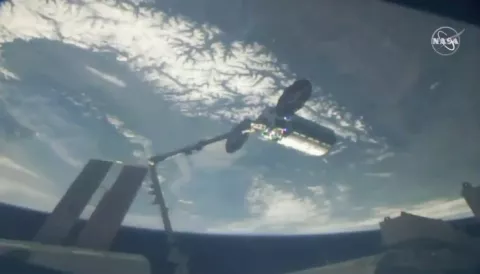 Llega la cena de Pascua a la Estación Espacial Internacional