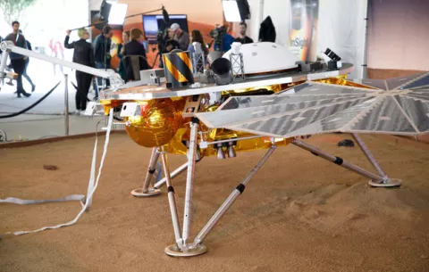 La sonda InSight aterriza con éxito en el Planeta Rojo