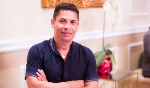 Daniel Gómez Nates vuelve a la carga con hilarante obra