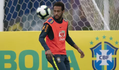 Técnico de  Brasil se  incomoda por  los 'juicios sin información' contra Neymar