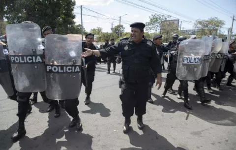 La Policía de Nicaragua se despliega por Managua ante la protesta contra Ortega