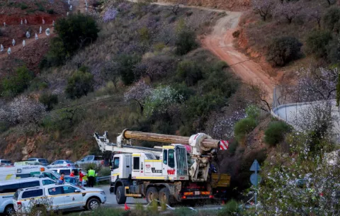 Niño del pozo podría ser rescatado al cavar un túnel paralelo 