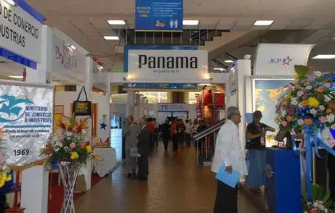 Perú se propone incentivar exportaciones en Expocomer 2014